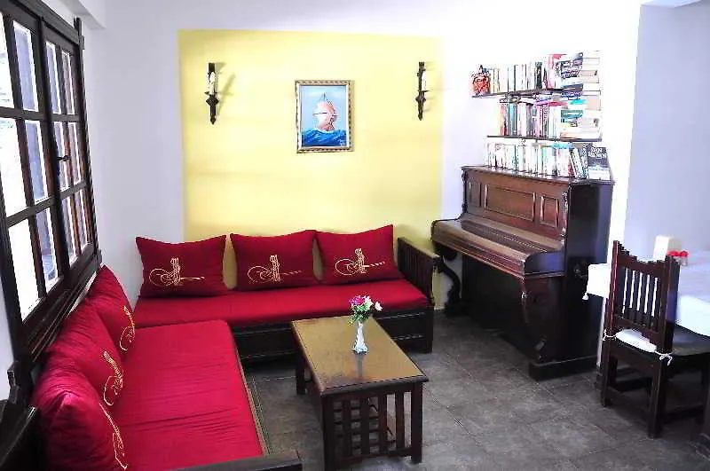 Sunny Garden Nilufer Hotel 图尔古特雷斯