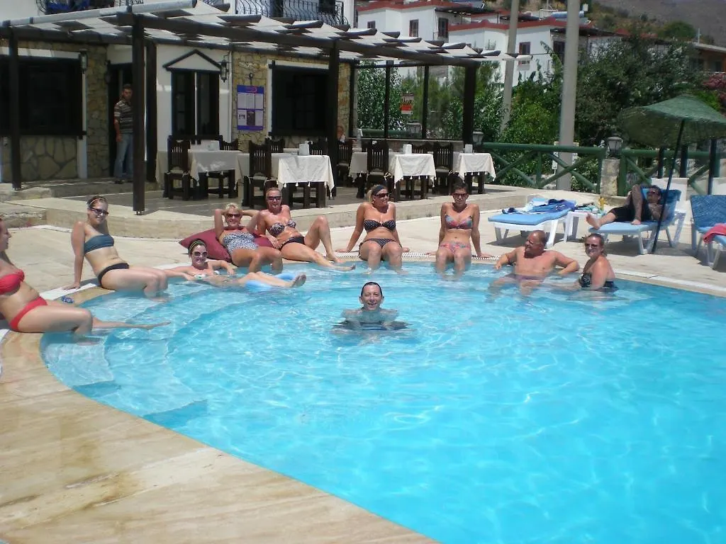 Sunny Garden Nilufer Hotel 图尔古特雷斯