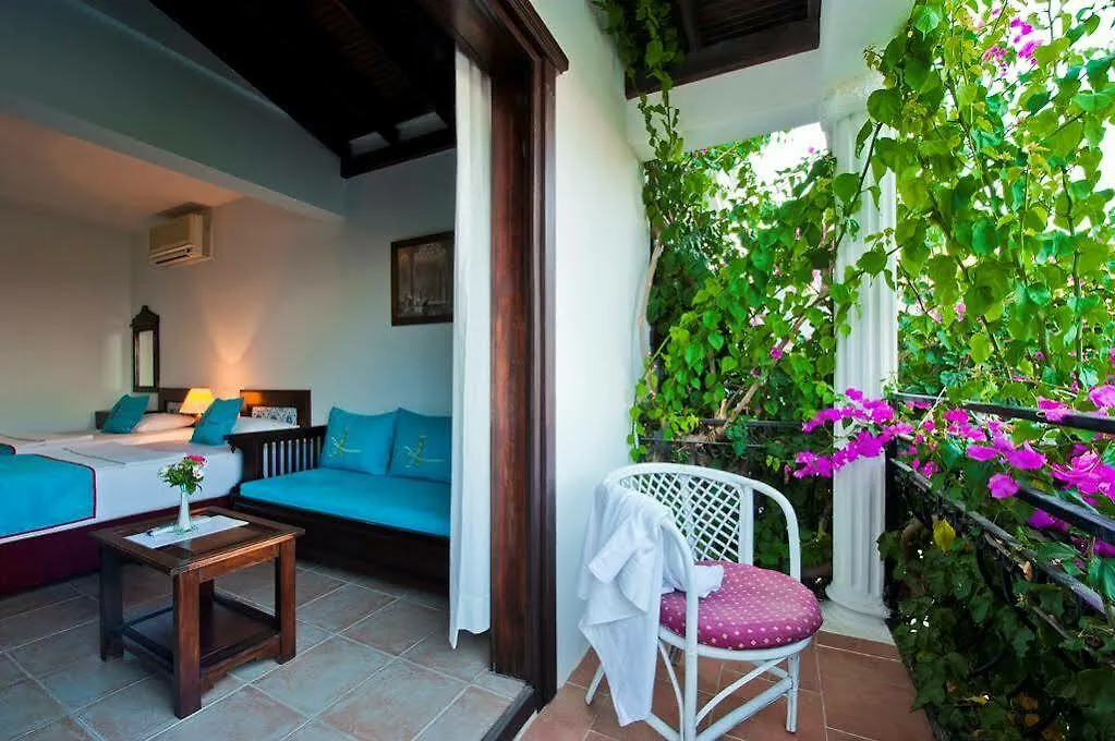 Sunny Garden Nilufer Hotel Turgutreis 3*,